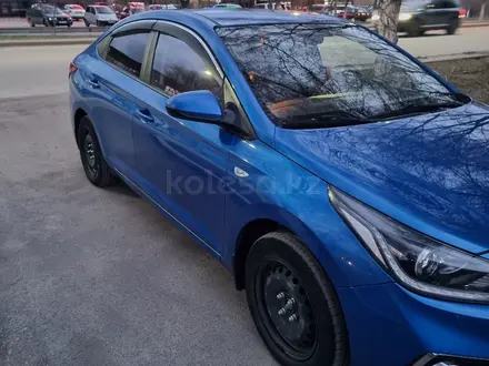 Hyundai Accent 2019 года за 6 200 000 тг. в Караганда – фото 2