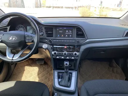 Hyundai Elantra 2019 года за 6 300 000 тг. в Актобе – фото 12