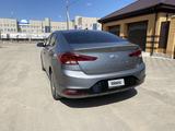 Hyundai Elantra 2019 года за 6 300 000 тг. в Актобе – фото 2