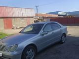 Mercedes-Benz C 240 2002 года за 2 800 000 тг. в Усть-Каменогорск – фото 2