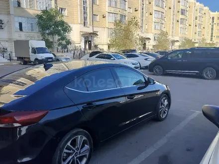 Hyundai Elantra 2017 года за 8 000 000 тг. в Актау – фото 4