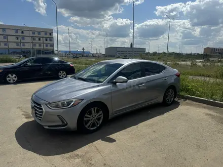 Hyundai Elantra 2016 года за 5 000 000 тг. в Уральск – фото 2