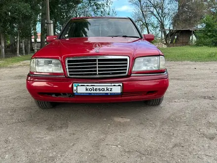 Mercedes-Benz C 180 1994 года за 2 100 000 тг. в Алматы