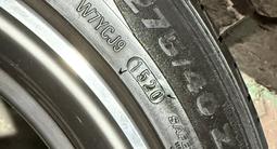 Разноширокие диски bmw g30 оригинальные с летней резиной kumho за 220 000 тг. в Алматы – фото 5