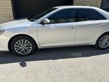 Toyota Camry 2018 года за 13 500 000 тг. в Жезказган – фото 4