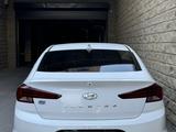 Hyundai Elantra 2018 годаүшін8 500 000 тг. в Шымкент – фото 4