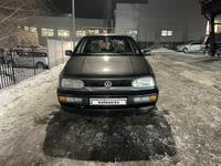 Volkswagen Golf 1995 года за 1 500 000 тг. в Алматы