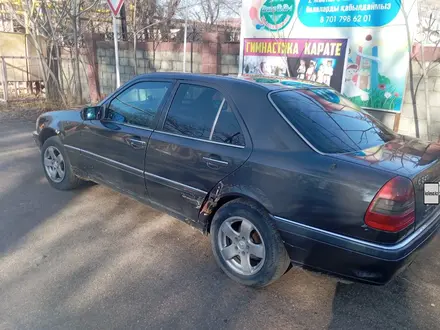 Mercedes-Benz C 220 1995 года за 1 500 000 тг. в Каскелен – фото 2