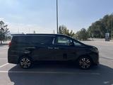 Toyota Alphard 2019 года за 31 000 000 тг. в Алматы – фото 2