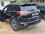 Toyota RAV4 2016 года за 11 700 000 тг. в Актобе – фото 3