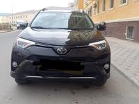 Toyota RAV4 2017 года за 13 200 000 тг. в Актау