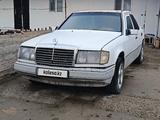 Mercedes-Benz E 230 1993 года за 500 000 тг. в Шымкент
