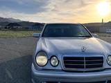 Mercedes-Benz E 280 1996 года за 2 600 000 тг. в Шолаккорган – фото 3