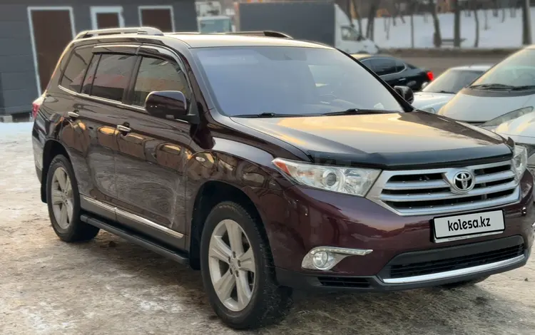 Toyota Highlander 2013 годаfor15 300 000 тг. в Алматы