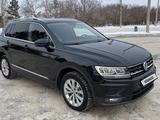 Volkswagen Tiguan 2017 года за 11 990 000 тг. в Костанай