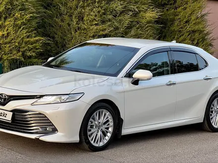 Toyota Camry 2019 года за 13 900 000 тг. в Шымкент – фото 3