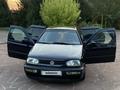 Volkswagen Golf 1996 годаүшін2 200 000 тг. в Алматы