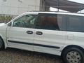 Kia Carnival 2001 годаfor2 000 000 тг. в Алматы