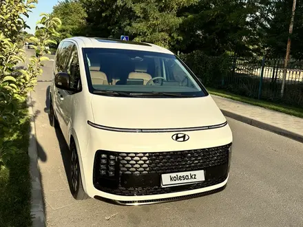 Hyundai Staria 2022 года за 28 500 000 тг. в Алматы – фото 9