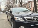 Toyota Camry 2012 годаfor9 500 000 тг. в Алматы – фото 3