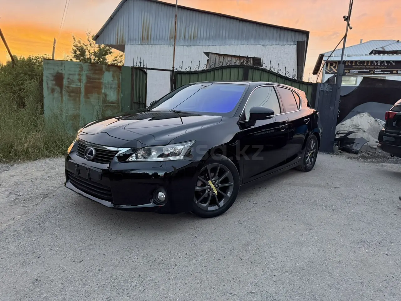 Lexus ct-200h, 2011