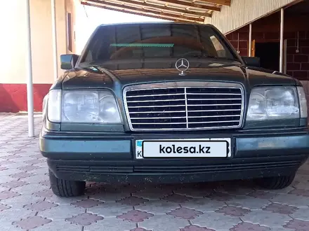 Mercedes-Benz E 220 1995 года за 2 300 000 тг. в Тараз – фото 2