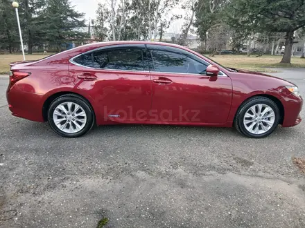 Lexus ES 300h 2013 года за 11 000 000 тг. в Алматы – фото 16