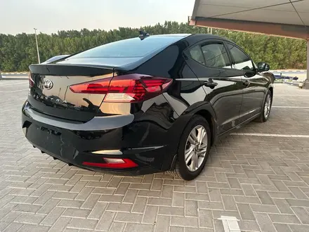 Hyundai Elantra 2019 года за 8 300 000 тг. в Актобе – фото 5