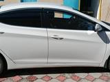 Hyundai Elantra 2015 годаүшін6 300 000 тг. в Ушарал – фото 2