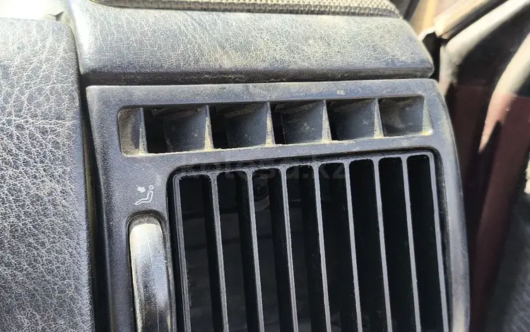 Правая Решетка Дефлектор Passat B3 за 5 000 тг. в Тараз