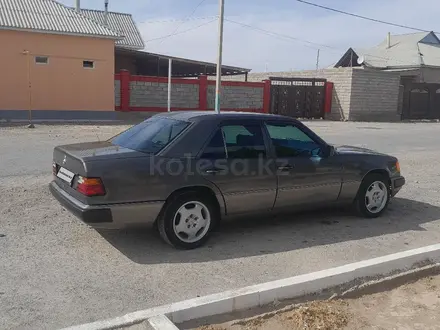 Mercedes-Benz E 200 1993 года за 1 800 000 тг. в Жанакорган – фото 9