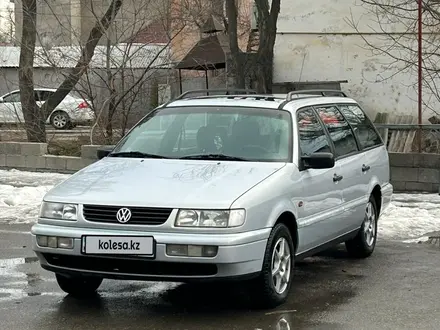 Volkswagen Passat 1996 года за 2 850 000 тг. в Тараз – фото 2