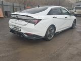 Hyundai Elantra 2022 годаfor11 000 000 тг. в Караганда – фото 4