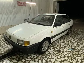 Volkswagen Passat, 1989