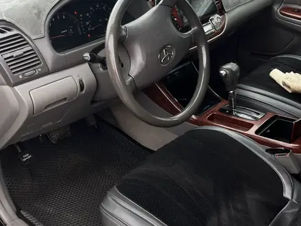 Toyota Camry 2002 года за 4 900 000 тг. в Актобе – фото 3