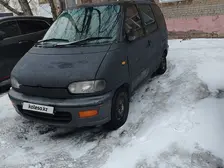 Nissan Serena, 1994