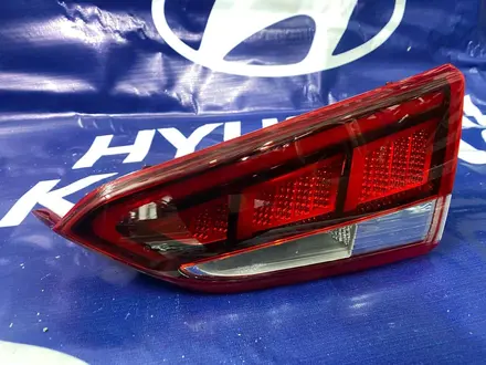 Фонарь задний правый на крышке багажника Hyundai Accent RBR за 129 400 тг. в Костанай