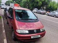 Volkswagen Sharan 1996 годаүшін1 800 000 тг. в Алматы