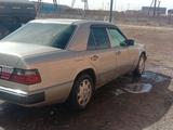 Mercedes-Benz E 220 1993 годаүшін1 850 000 тг. в Караганда – фото 2