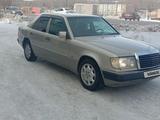Mercedes-Benz E 220 1993 года за 1 750 000 тг. в Караганда