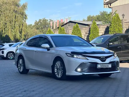 Toyota Camry 2019 года за 12 750 000 тг. в Алматы