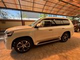 Toyota Land Cruiser 2021 года за 42 500 000 тг. в Актау – фото 3