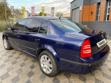 Skoda Superb 2003 года за 2 800 000 тг. в Атырау – фото 11