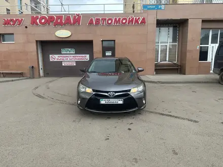 Toyota Camry 2016 года за 11 000 000 тг. в Астана – фото 2