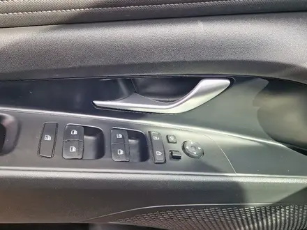 Hyundai Elantra 2022 года за 9 800 000 тг. в Уральск – фото 10
