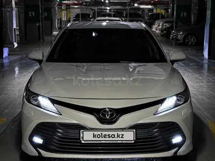 Toyota Camry 2020 года за 14 500 000 тг. в Астана – фото 2