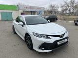 Toyota Camry 2021 года за 14 500 000 тг. в Кызылорда