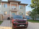 Jeep Grand Cherokee 2022 года за 35 000 000 тг. в Алматы – фото 2