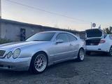 Mercedes-Benz CLK 200 2002 годаүшін3 200 000 тг. в Актобе – фото 2