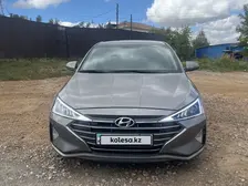 Hyundai Elantra, 2019